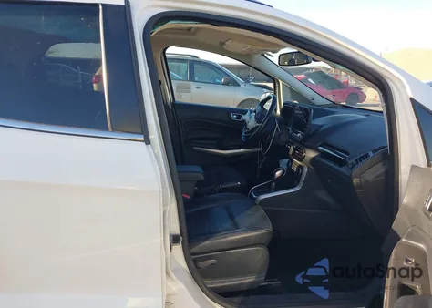 2018 Ford Ecosport Titanium z USA, uszkodzony, nr VIN MAJ3P1VE5JC204477